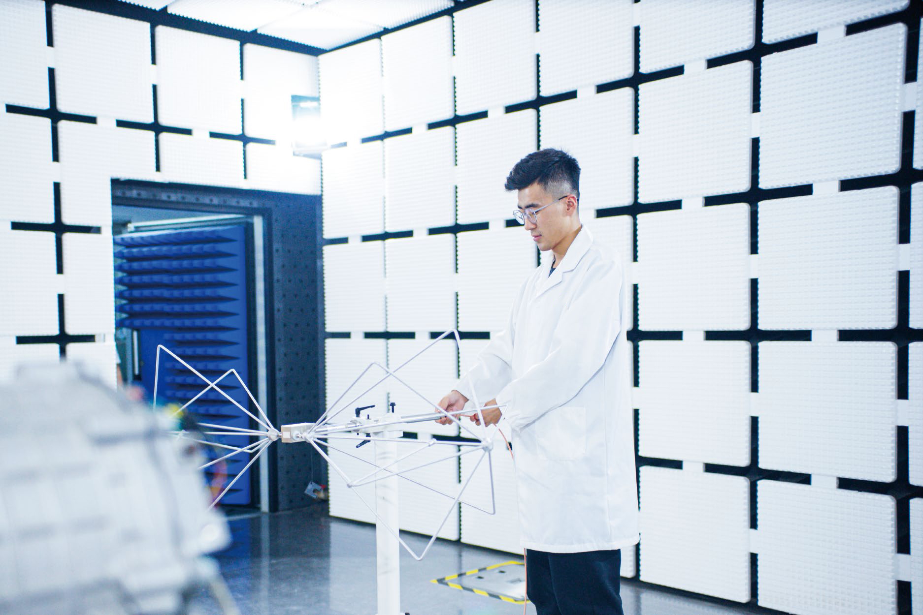 /ueditor/image/20260130/1769764548778899/2edf5e3ac7c34509f29524c9c7bc9a96.jpg 汽车电子.jpg